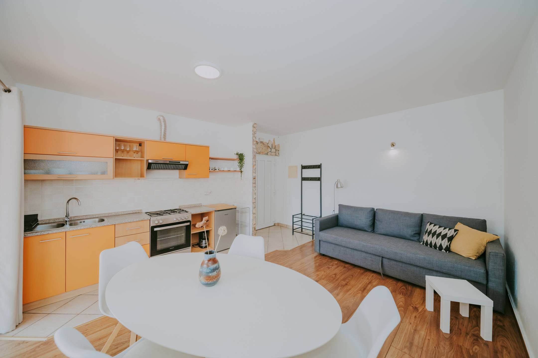 appartamento ammobiliato a Novigrad vicino alla città