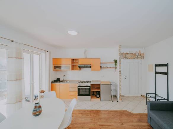 appartamento ammobiliato a Novigrad vicino alla città