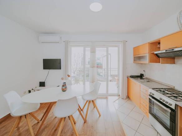 appartamento ammobiliato a Novigrad vicino alla città