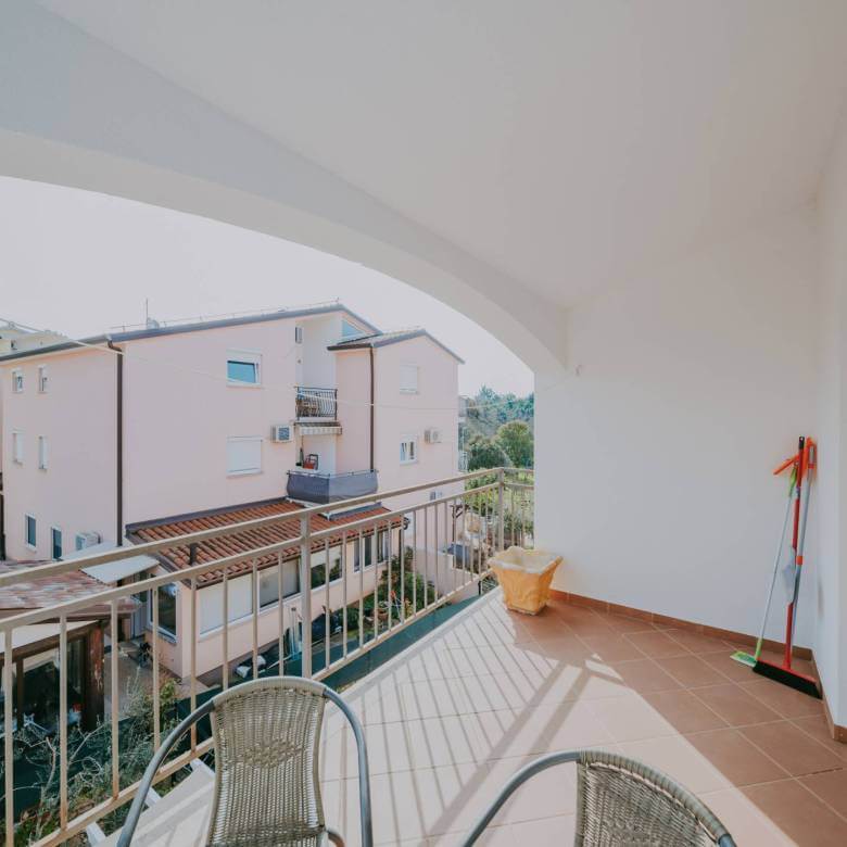 appartamento ammobiliato a Novigrad vicino alla città