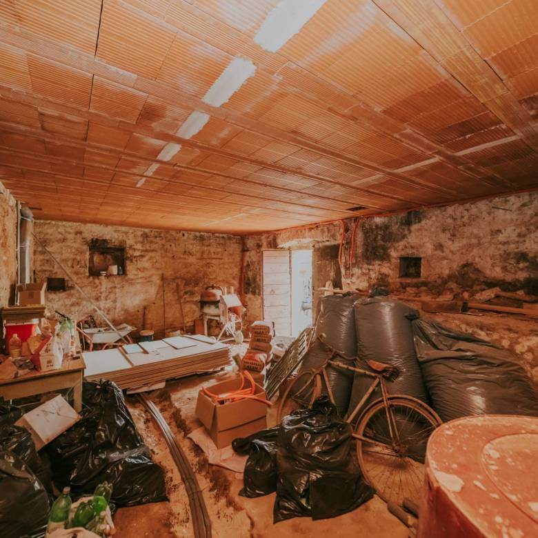 poreč okolica djelomično renovirana kamena kuća u nizu sa puno potencijala