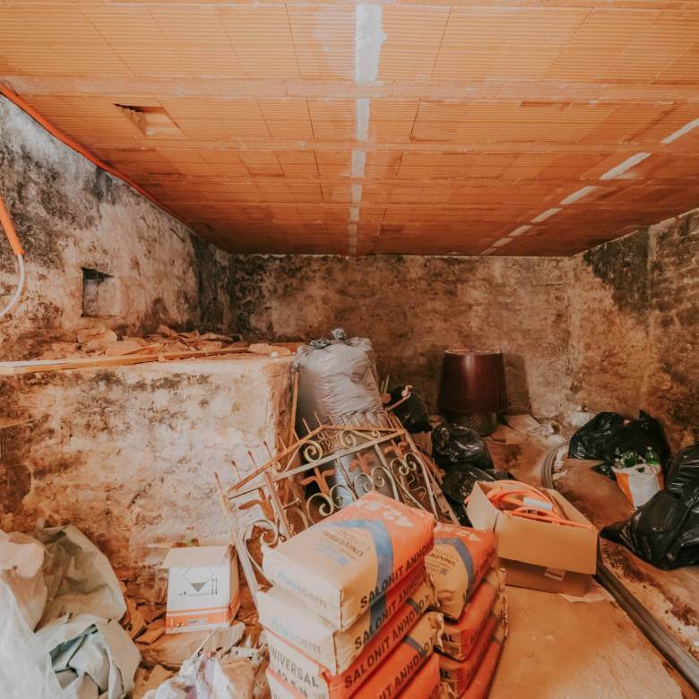 poreč okolica djelomično renovirana kamena kuća u nizu sa puno potencijala