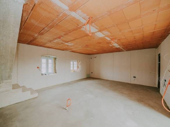 poreč okolica djelomično renovirana kamena kuća u nizu sa puno potencijala