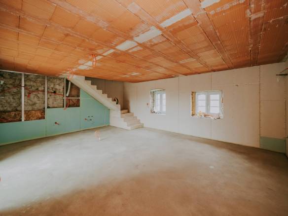 poreč okolica djelomično renovirana kamena kuća u nizu sa puno potencijala