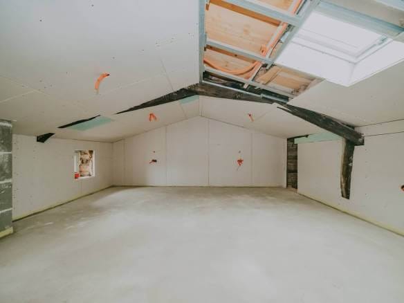 poreč okolica djelomično renovirana kamena kuća u nizu sa puno potencijala