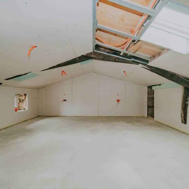 poreč okolica djelomično renovirana kamena kuća u nizu sa puno potencijala