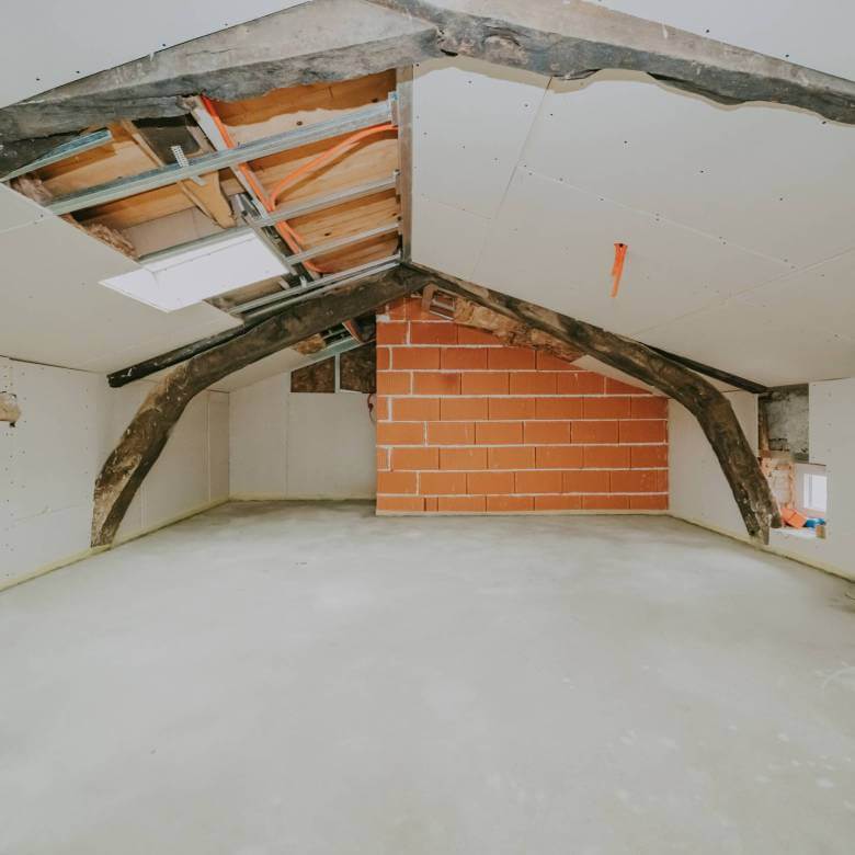 poreč okolica djelomično renovirana kamena kuća u nizu sa puno potencijala