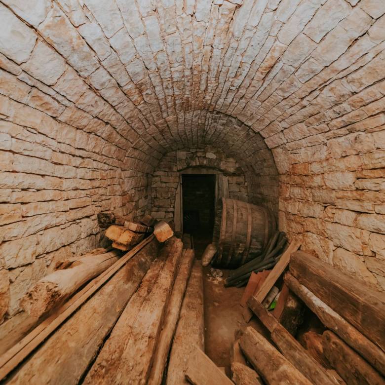 poreč okolica djelomično renovirana kamena kuća u nizu sa puno potencijala