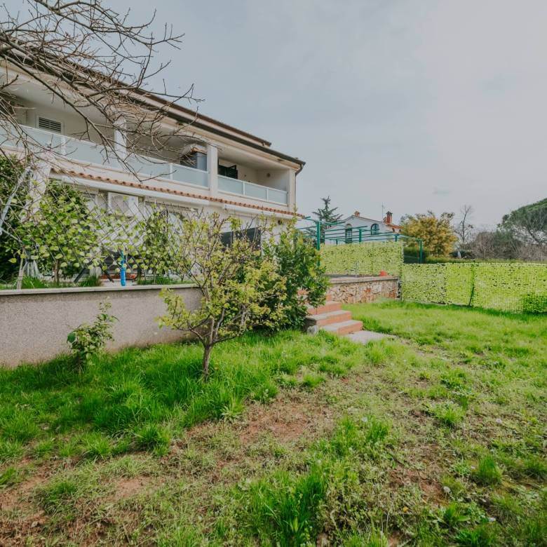 umag valica renovated apartment on the ground floor with a garden