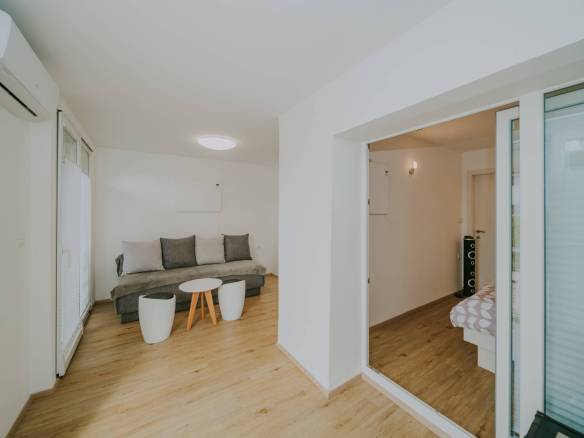 umag valica renovated apartment on the ground floor with a garden