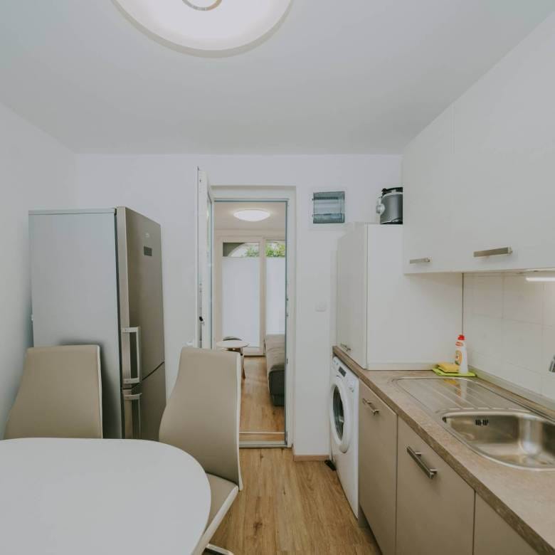 umag valica renovated apartment on the ground floor with a garden