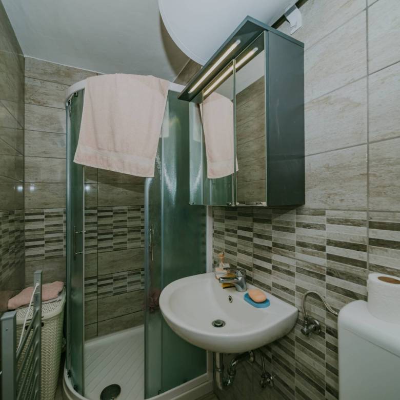 umag valica renovated apartment on the ground floor with a garden