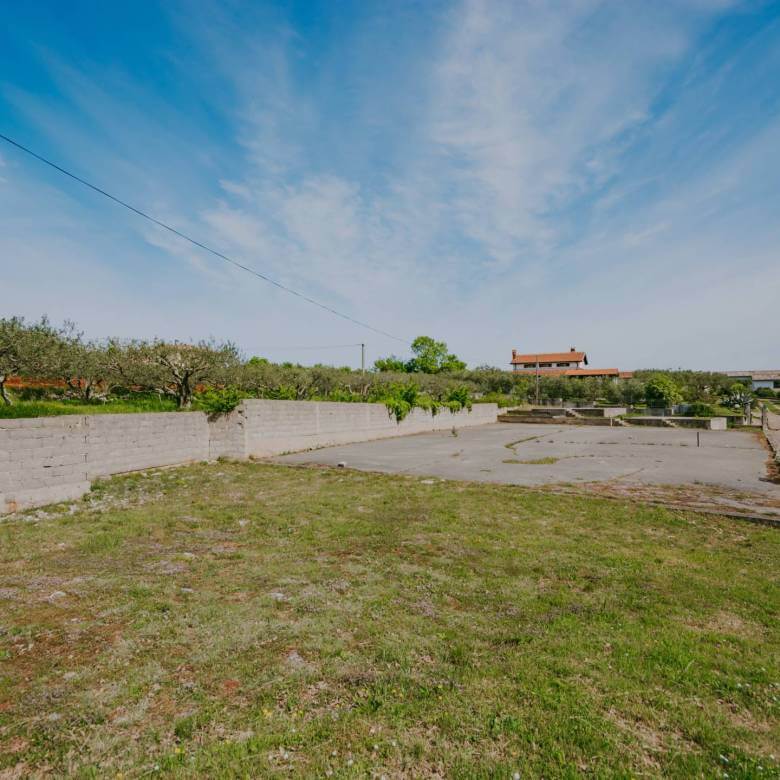 Кастель, земельный участок под застройку в отличном месте