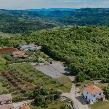 kastel stavbno zemljišče na odlični legi