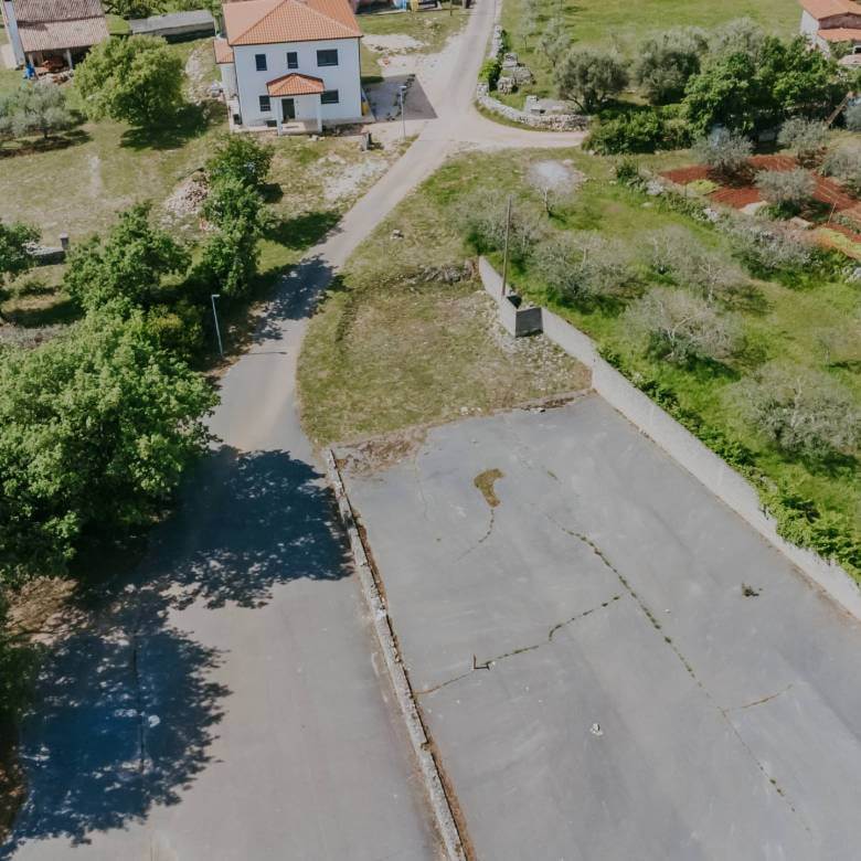 Кастель, земельный участок под застройку в отличном месте