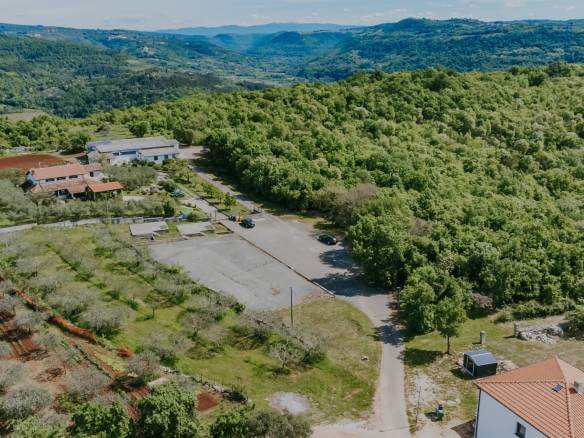 Кастель, земельный участок под застройку в отличном месте