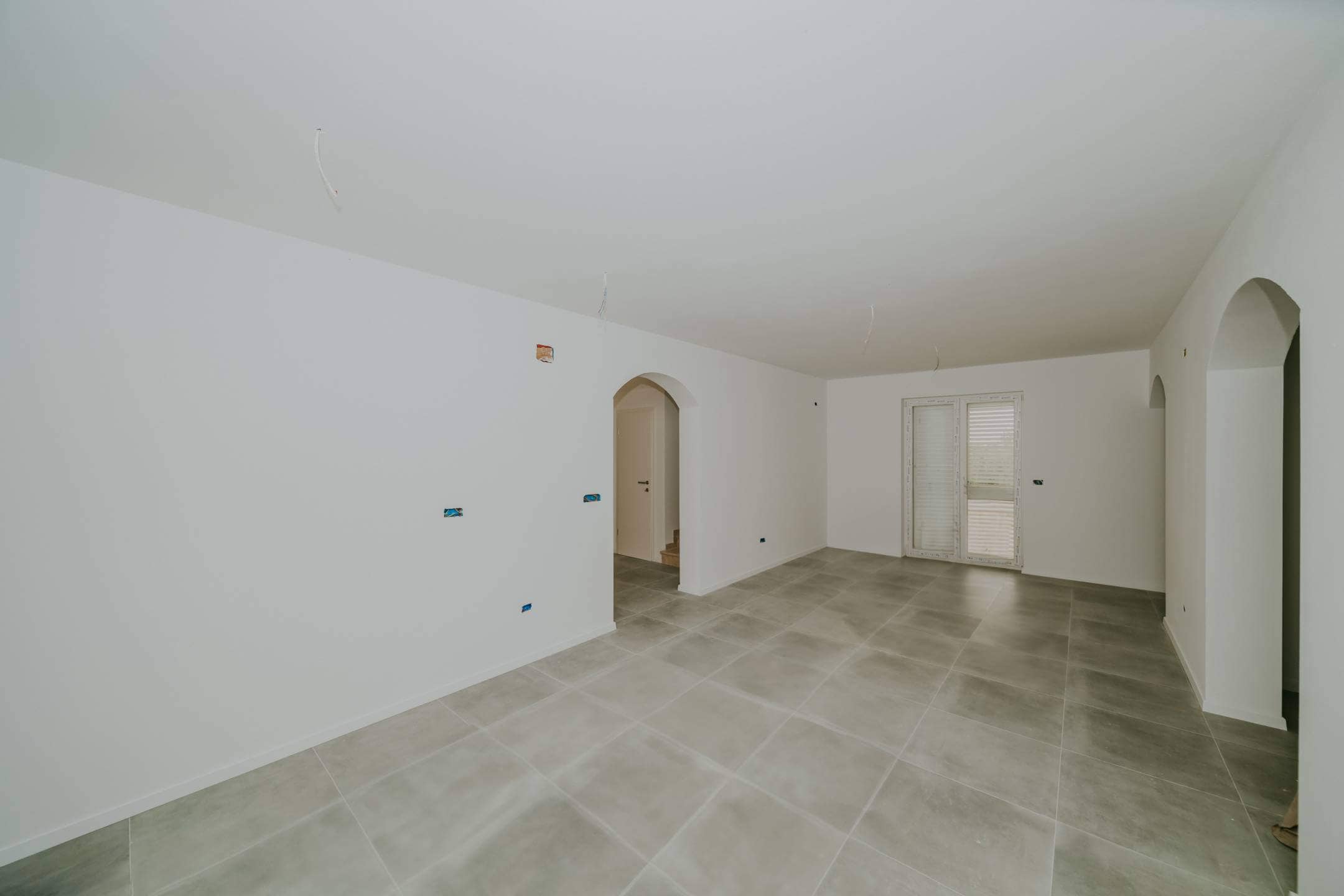 kaštel kuća u novogradnji sa bazenom i pogledom na more