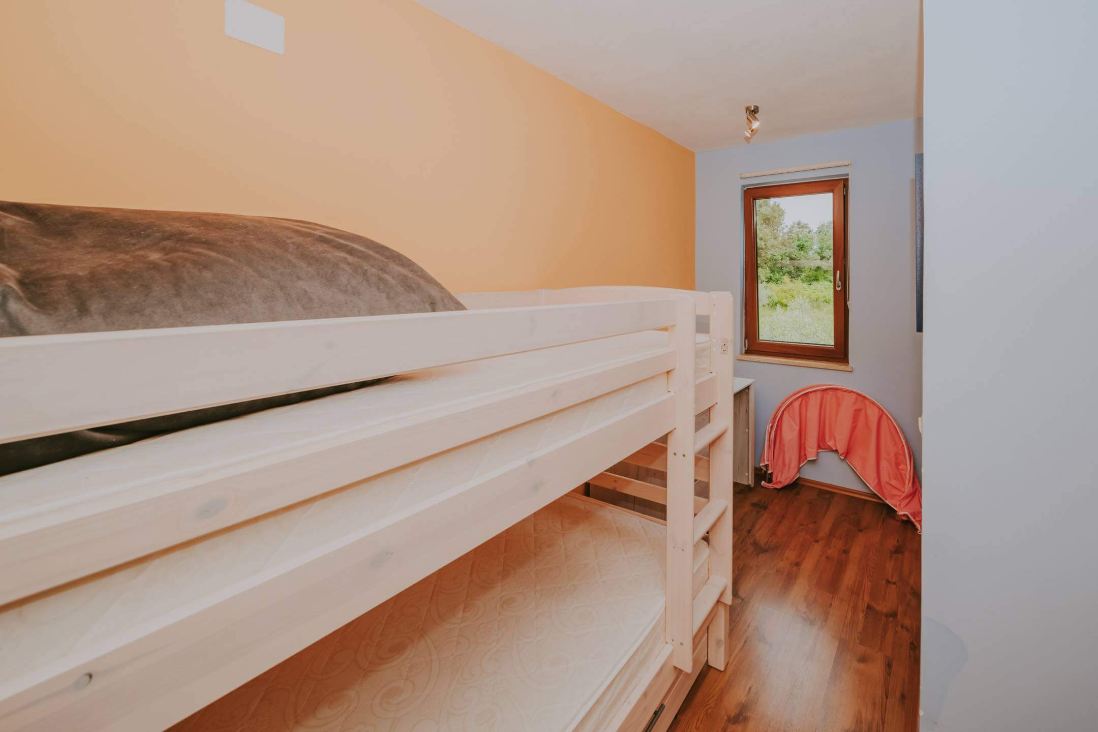 окрестности Буе отремонтированный истрийский дом в тихом месте