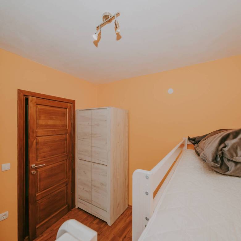 окрестности Буе отремонтированный истрийский дом в тихом месте