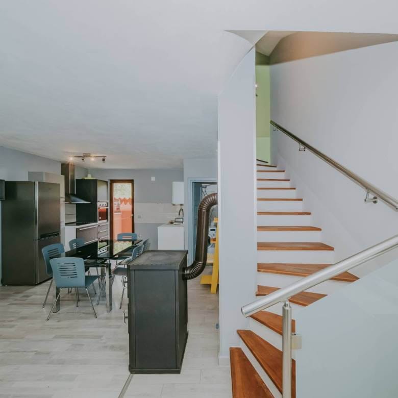 окрестности Буе отремонтированный истрийский дом в тихом месте