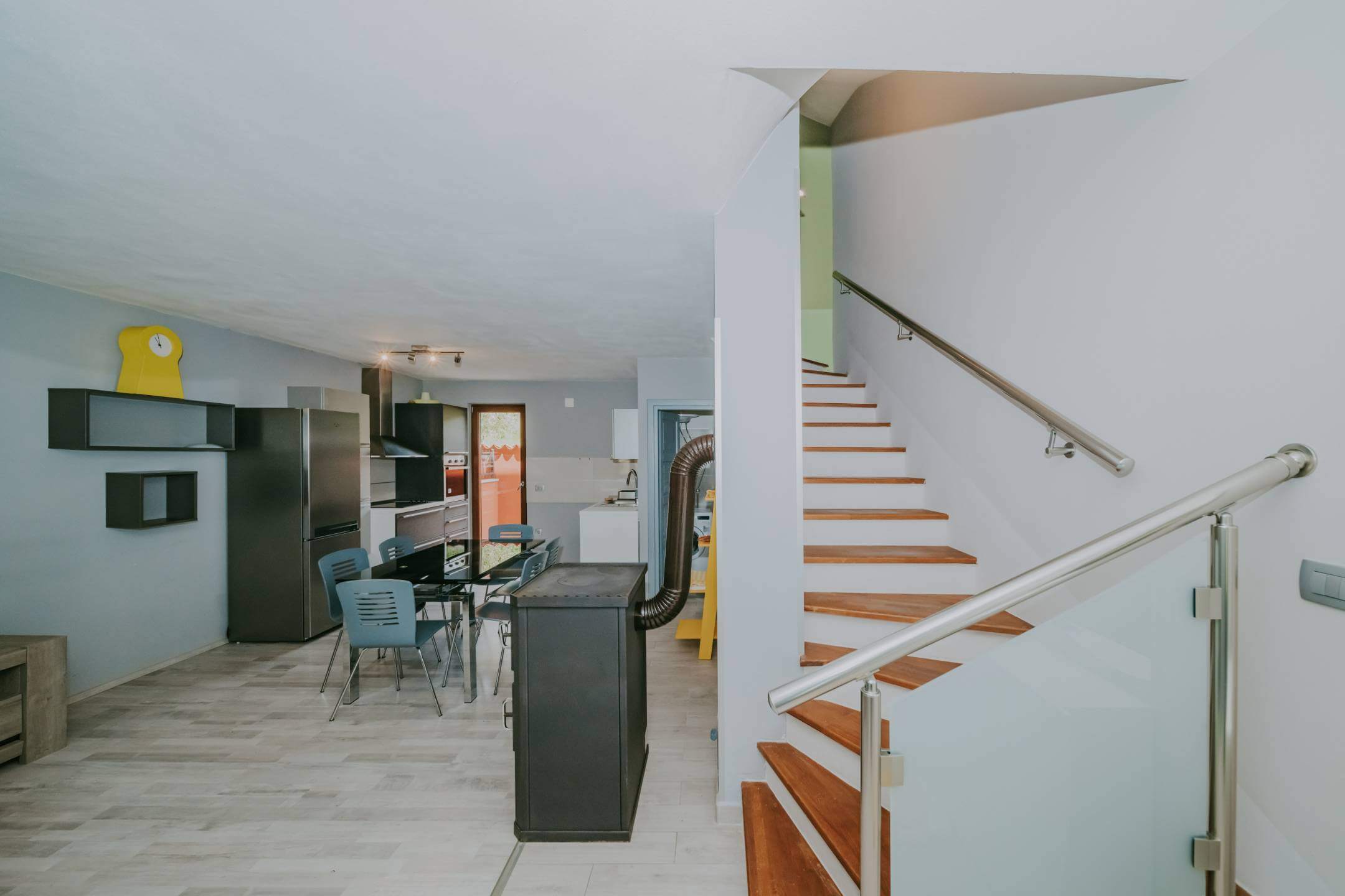 окрестности Буе отремонтированный истрийский дом в тихом месте