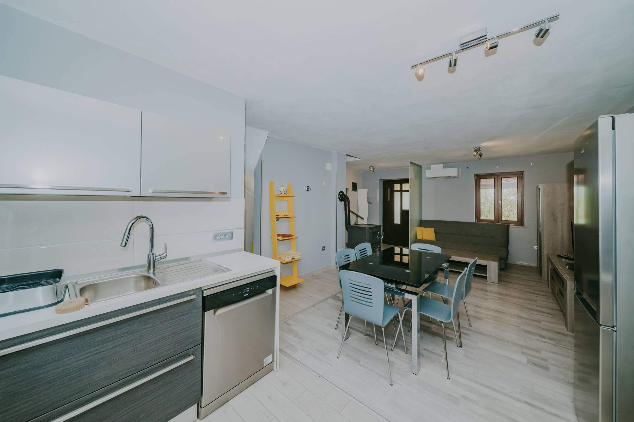 окрестности Буе отремонтированный истрийский дом в тихом месте