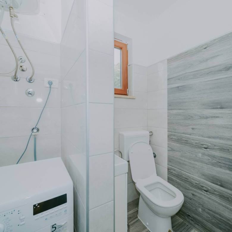 окрестности Буе отремонтированный истрийский дом в тихом месте