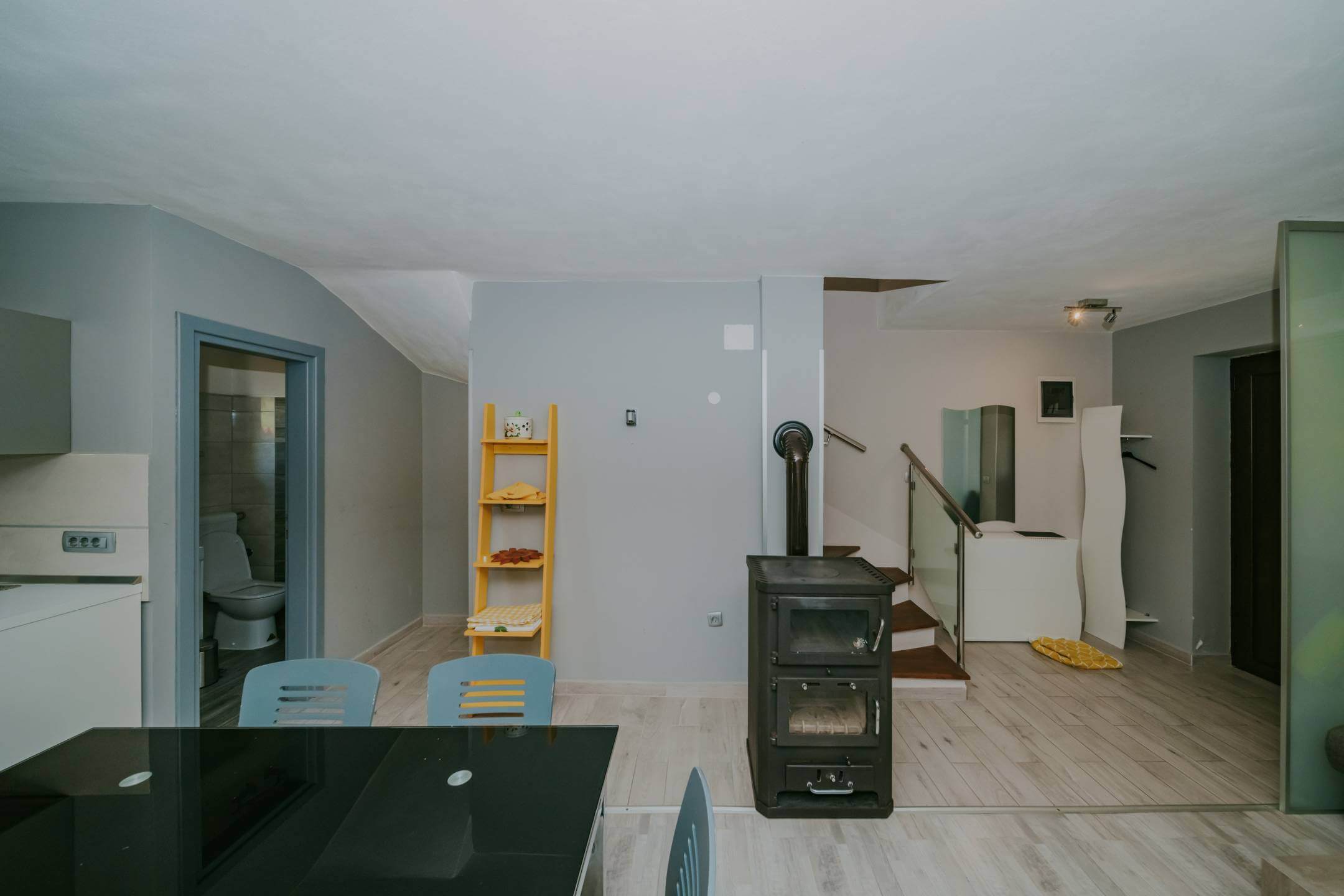 окрестности Буе отремонтированный истрийский дом в тихом месте