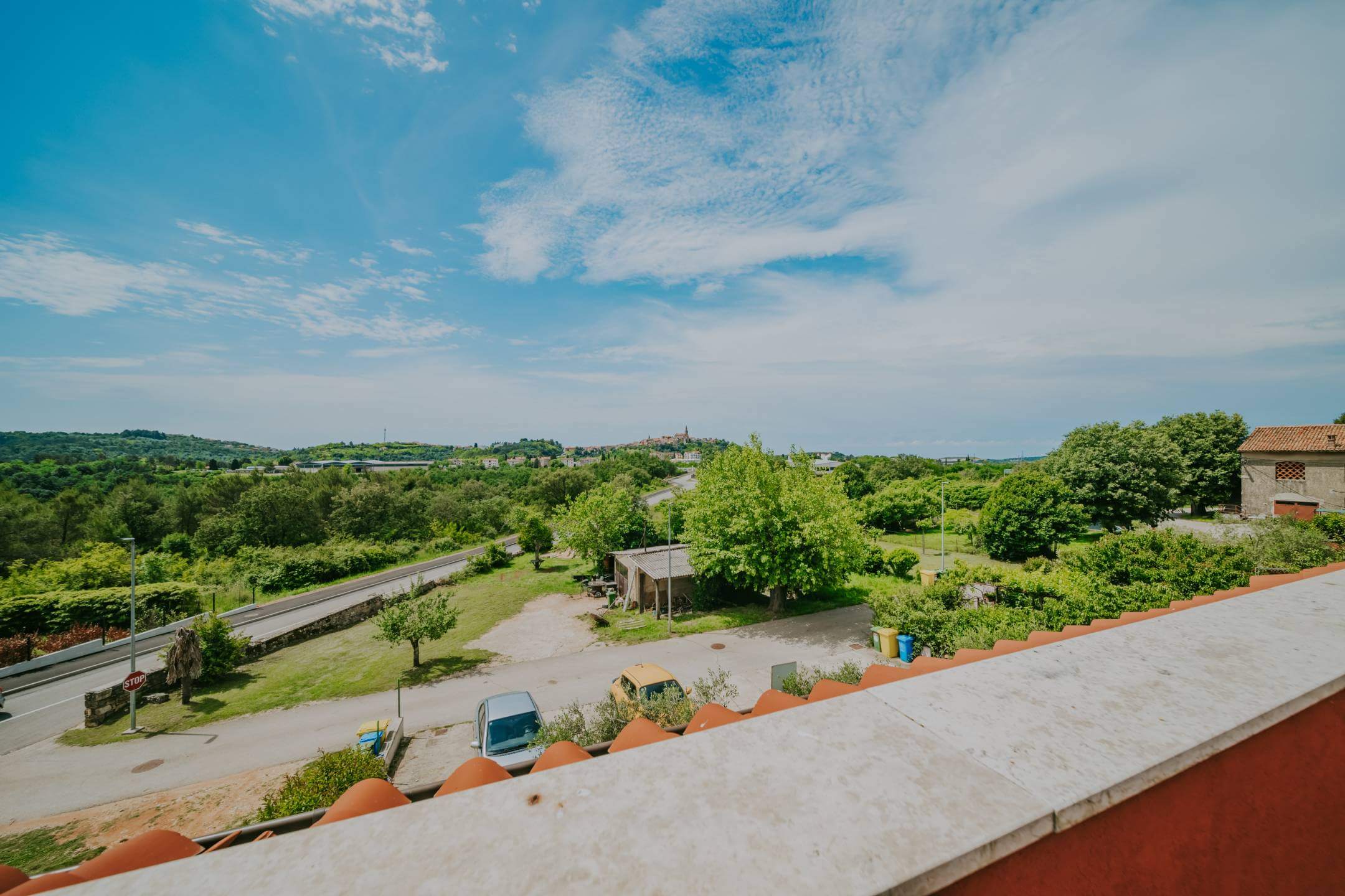 окрестности Буе отремонтированный истрийский дом в тихом месте