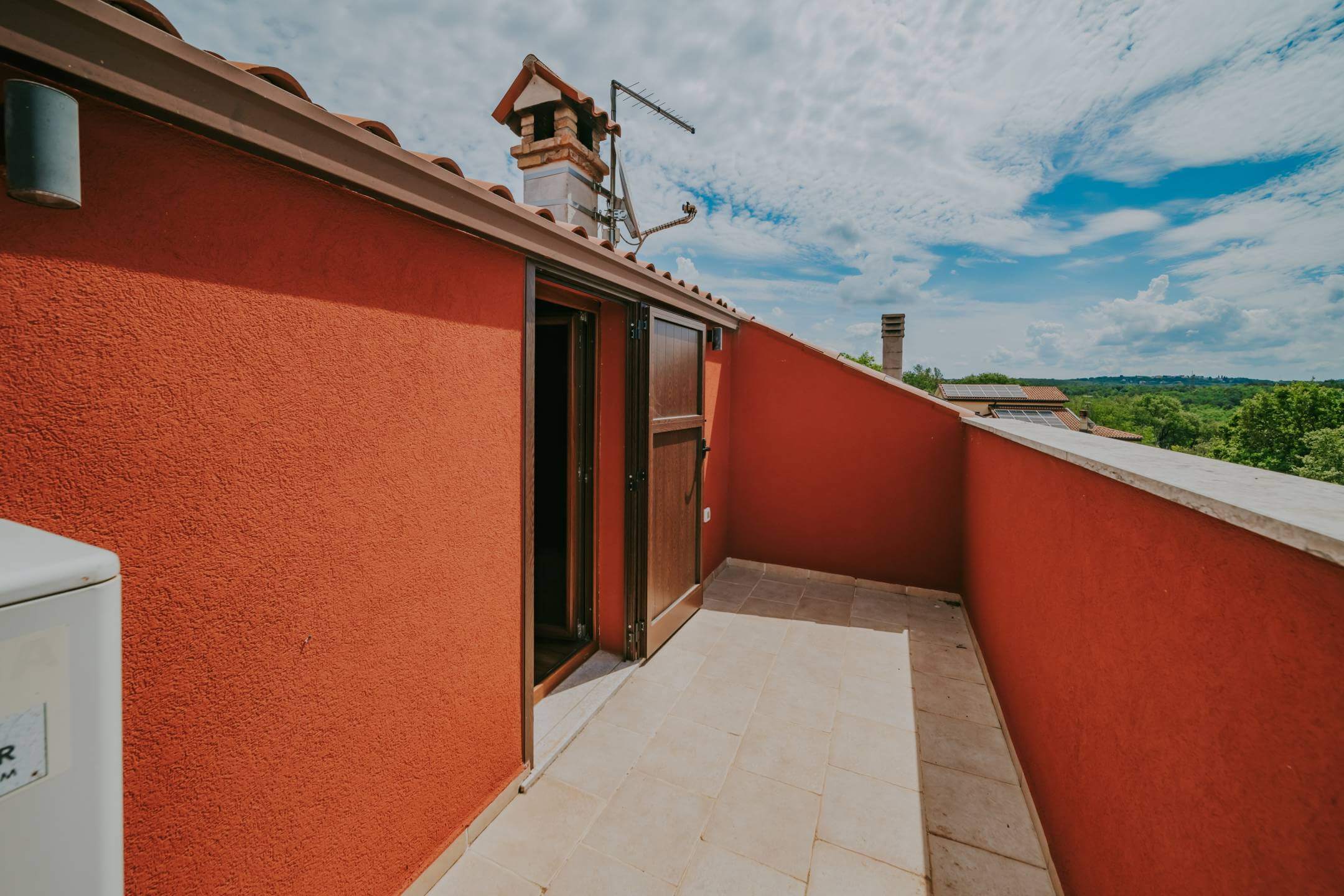 окрестности Буе отремонтированный истрийский дом в тихом месте