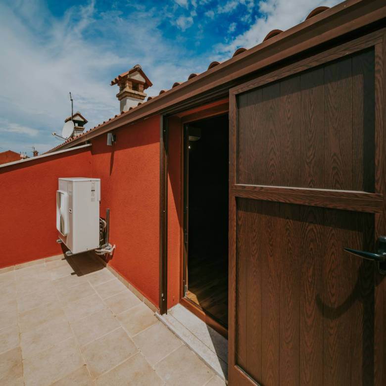 окрестности Буе отремонтированный истрийский дом в тихом месте