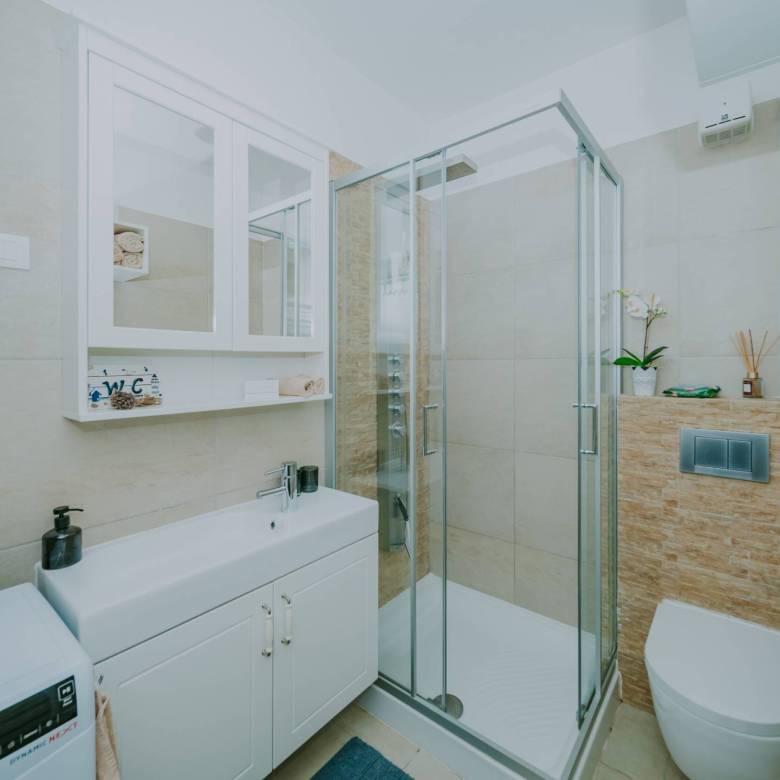 karigador ekskluzivan prekrasan namješten stan prvi red do mora