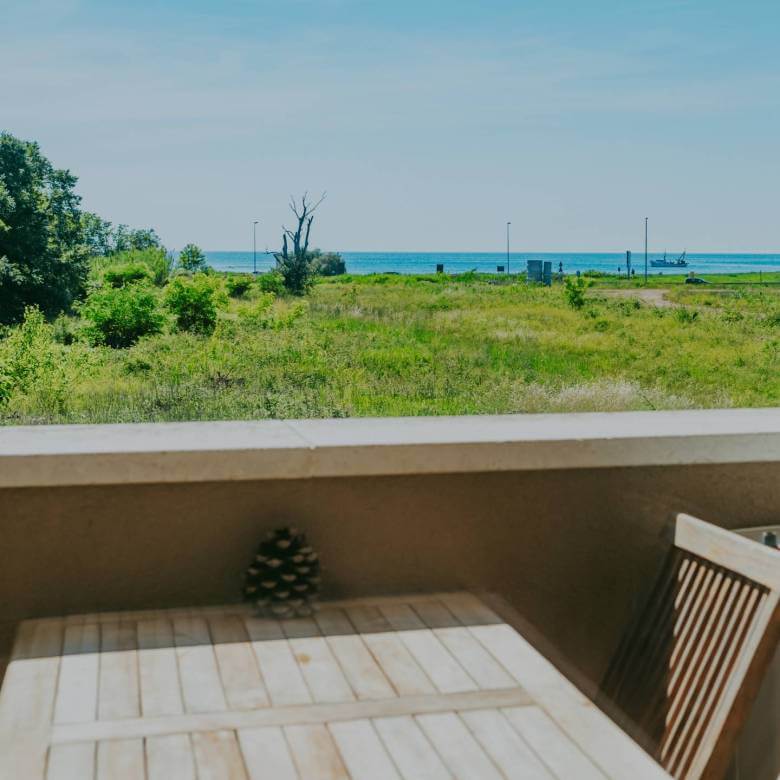 karigador ekskluzivan prekrasan namješten stan prvi red do mora