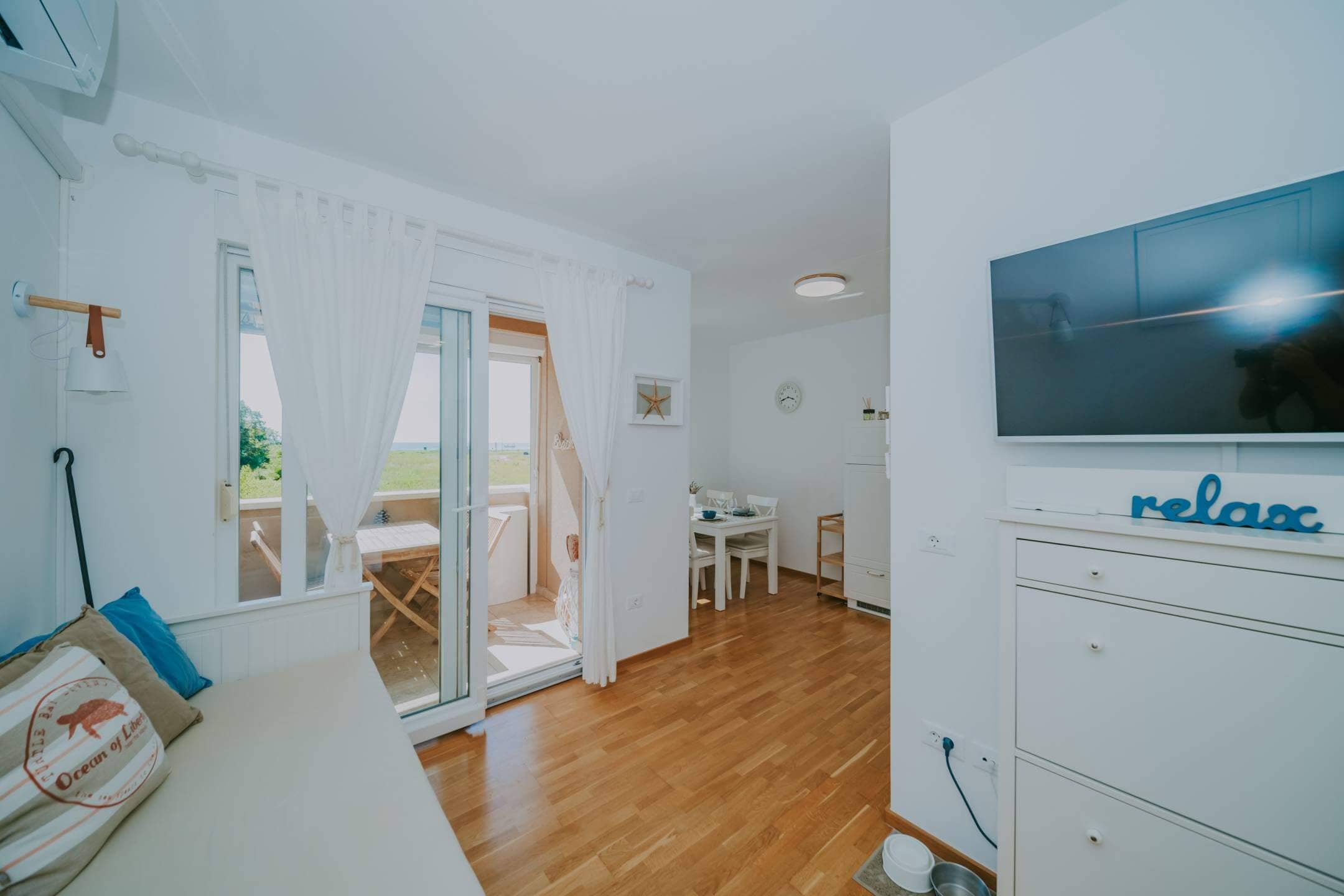 karigador ekskluzivno lepo opremljeno stanovanje prva vrsta do morja karigador ekskluzivno lepo opremljeno stanovanje prva vrsta do morja