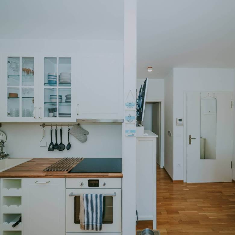 karigador ekskluzivan prekrasan namješten stan prvi red do mora