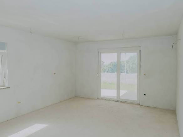 umag murine stan u prizemlju sa vrtom u novogradnji