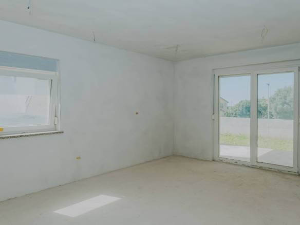 umag murine stan u prizemlju sa vrtom u novogradnji