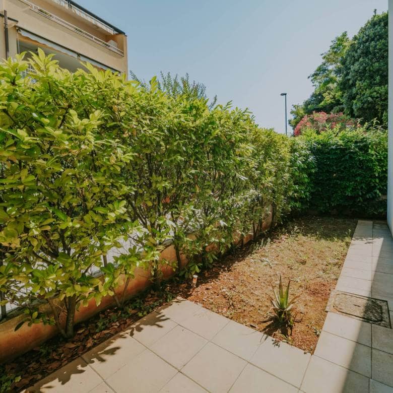 Zambratija Wohnung erste Reihe zum Meer im Erdgeschoss mit Garten