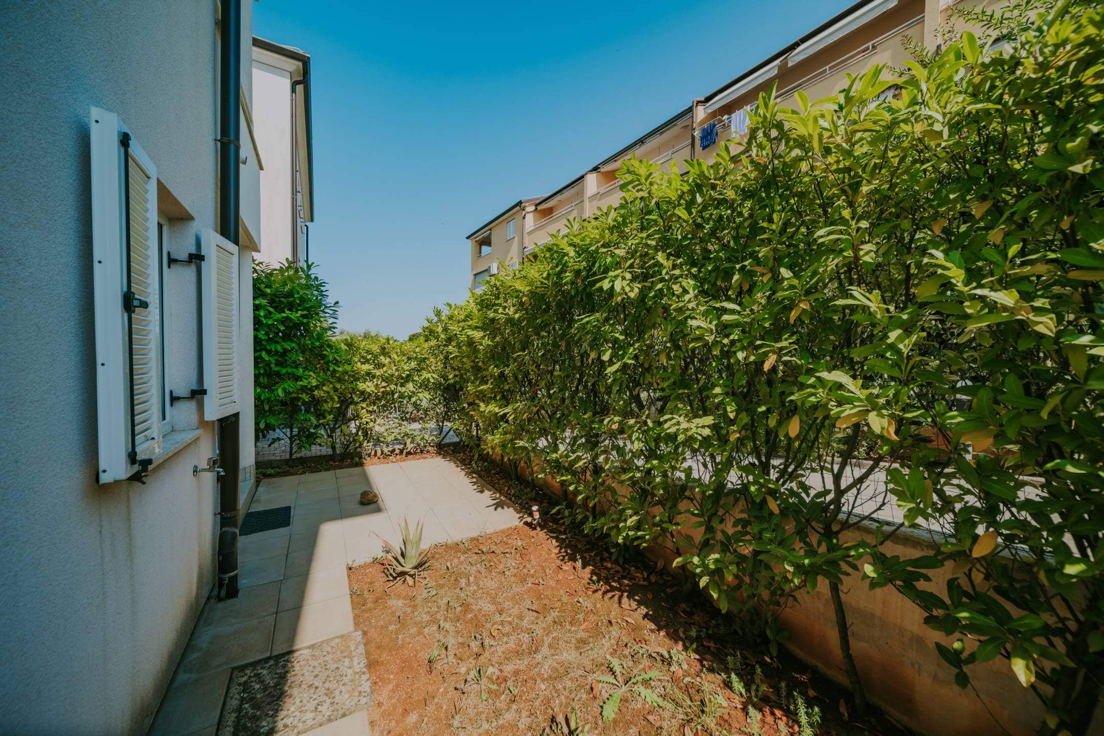 Zambratija Wohnung erste Reihe zum Meer im Erdgeschoss mit Garten