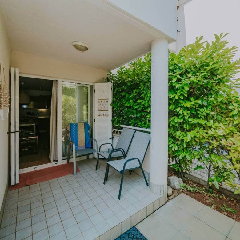 Zambratija Wohnung erste Reihe zum Meer im Erdgeschoss mit Garten