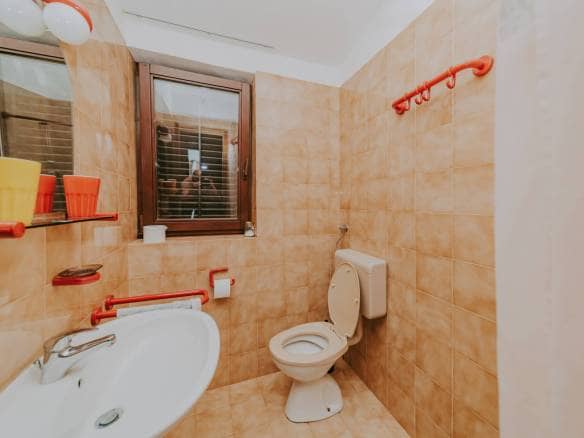 zambratija detached apartment house with sea view