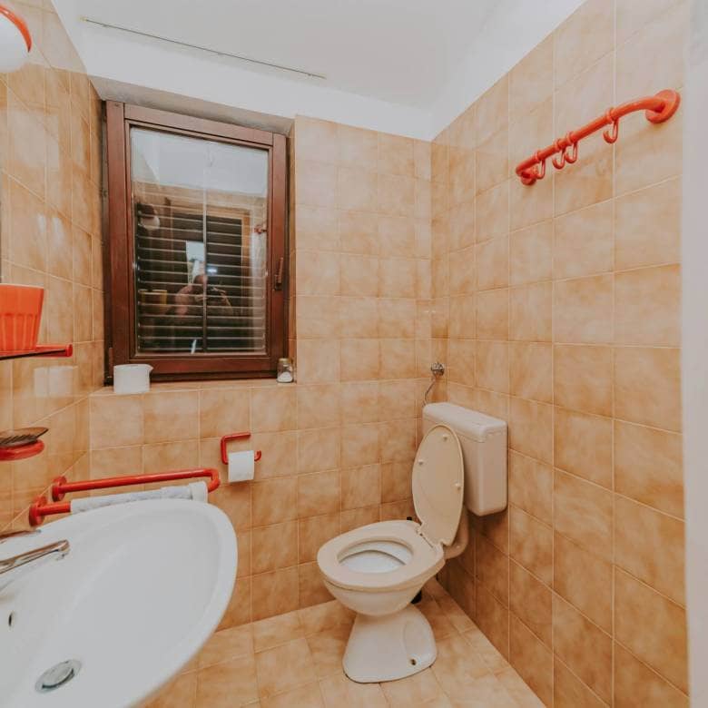 zambratija detached apartment house with sea view