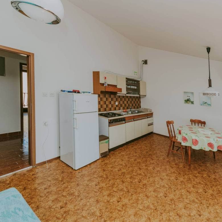 zambratija detached apartment house with sea view