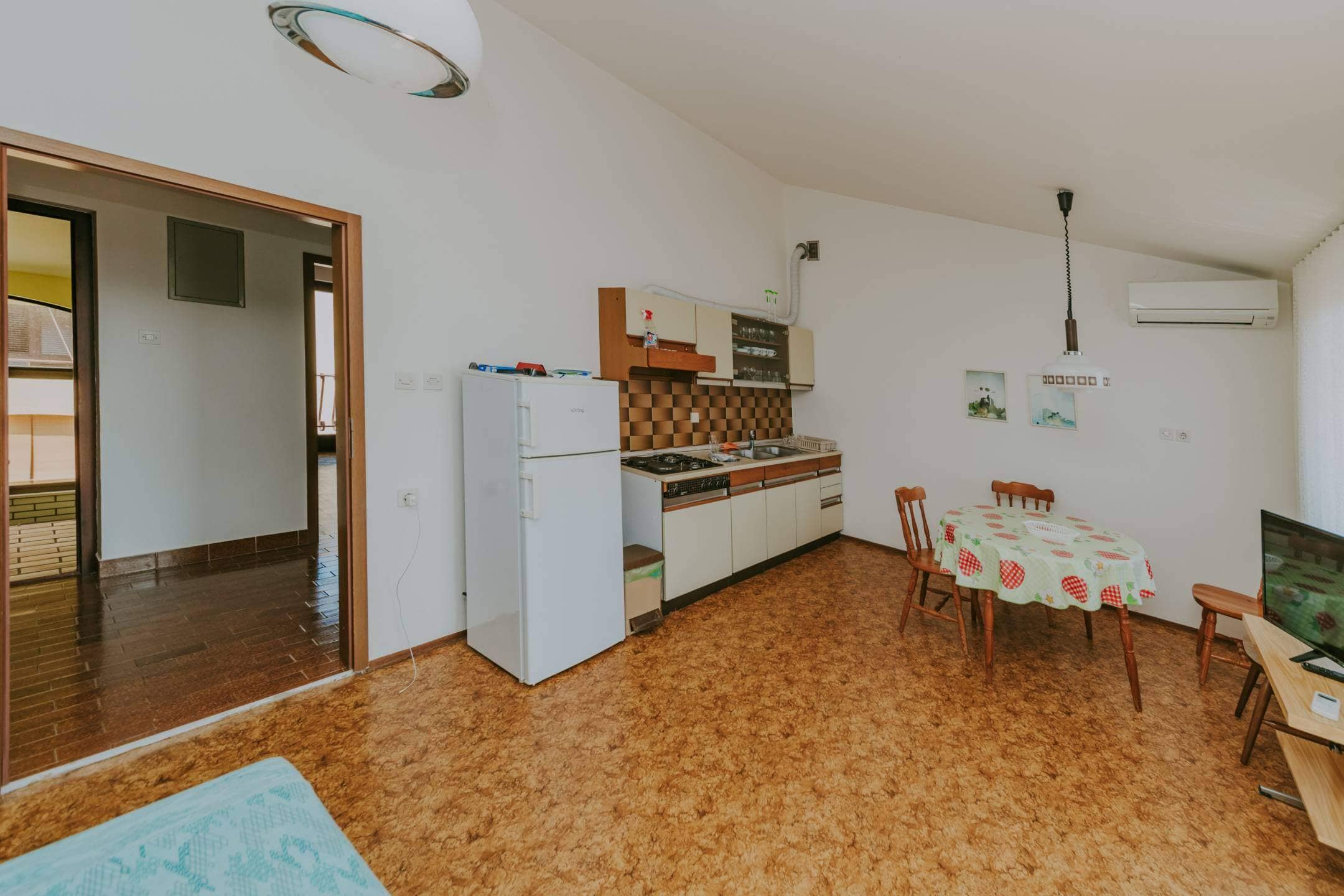 zambratija detached apartment house with sea view