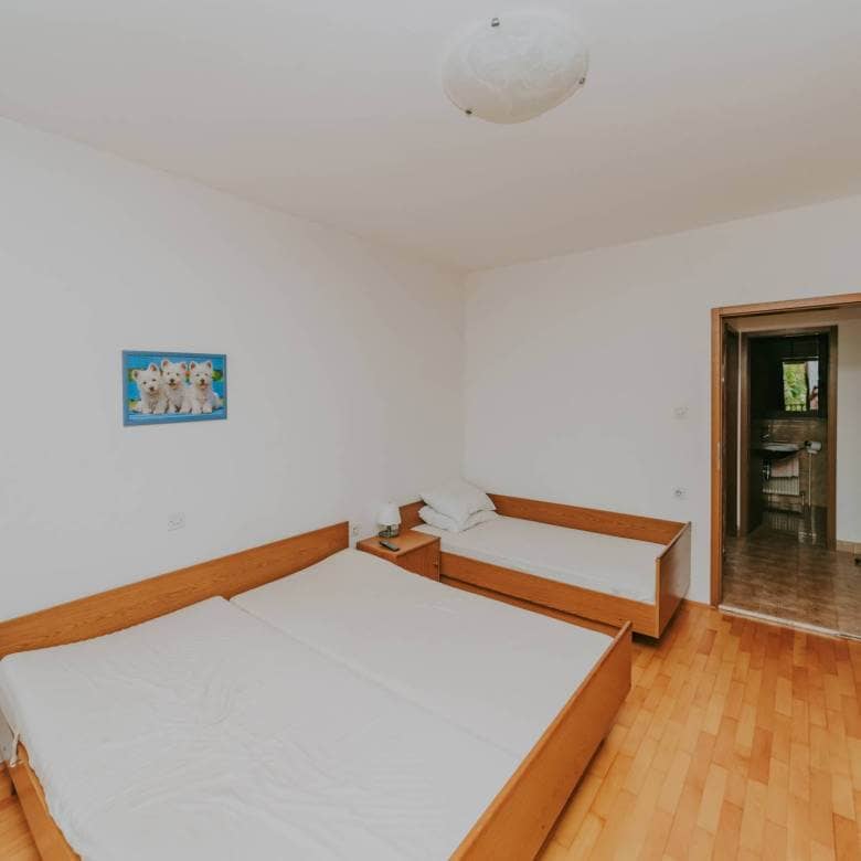 zambratija detached apartment house with sea view