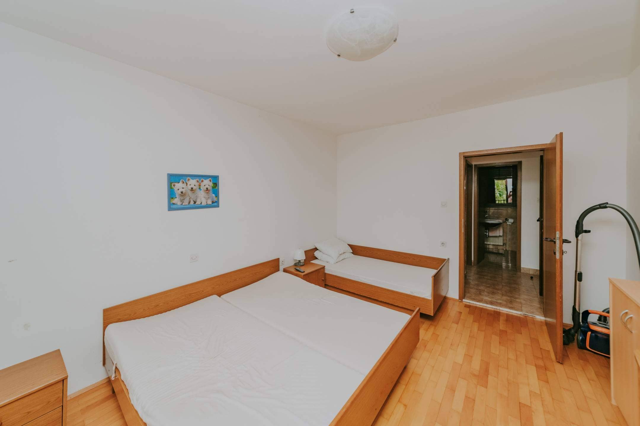 zambratija detached apartment house with sea view