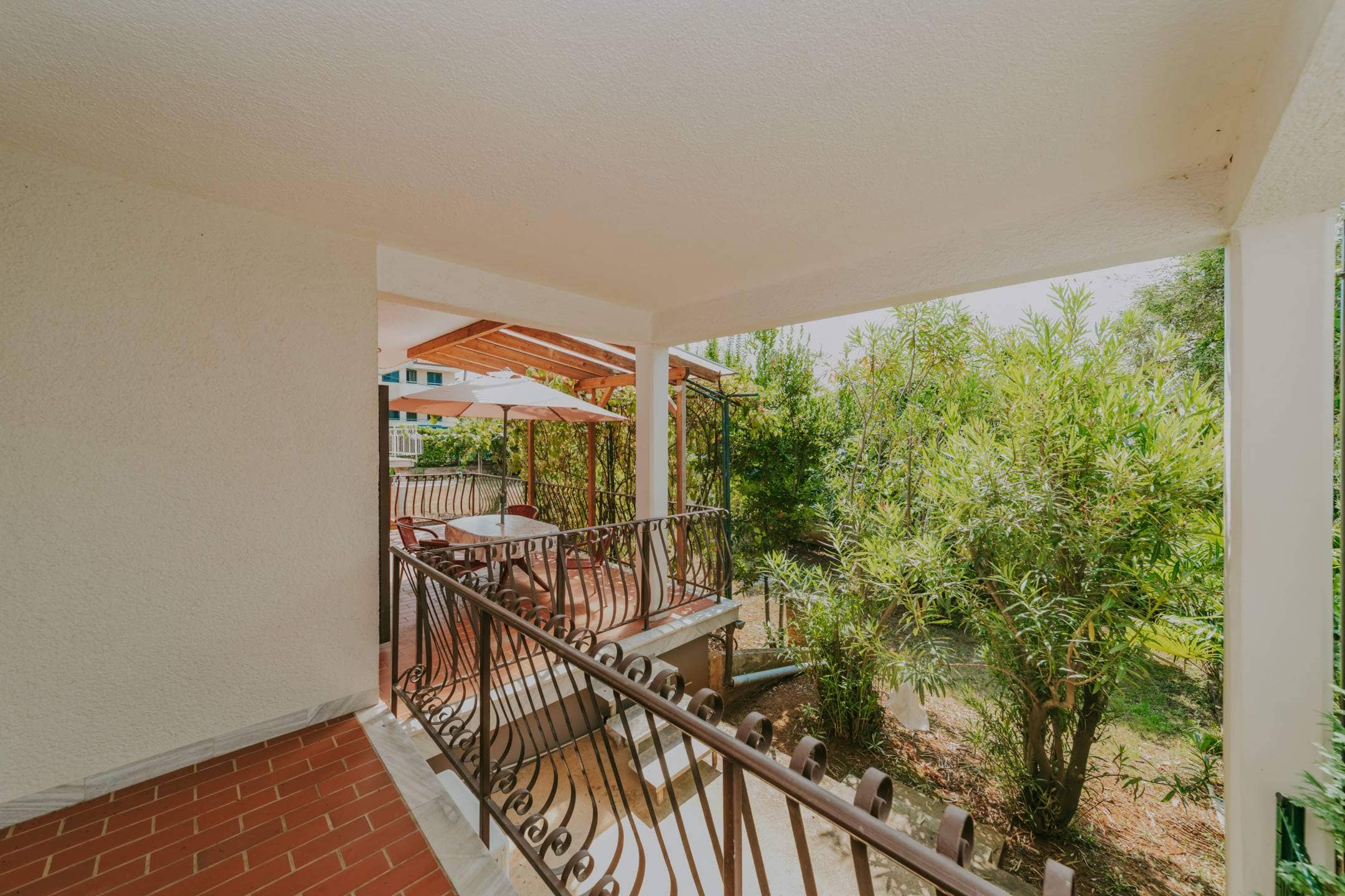 zambratija detached apartment house with sea view