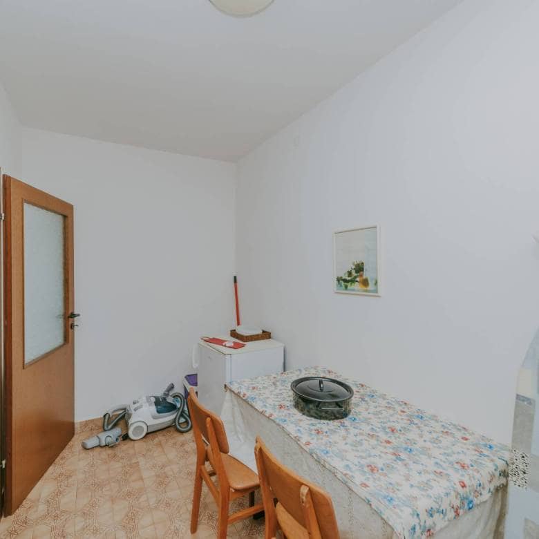 zambratija detached apartment house with sea view