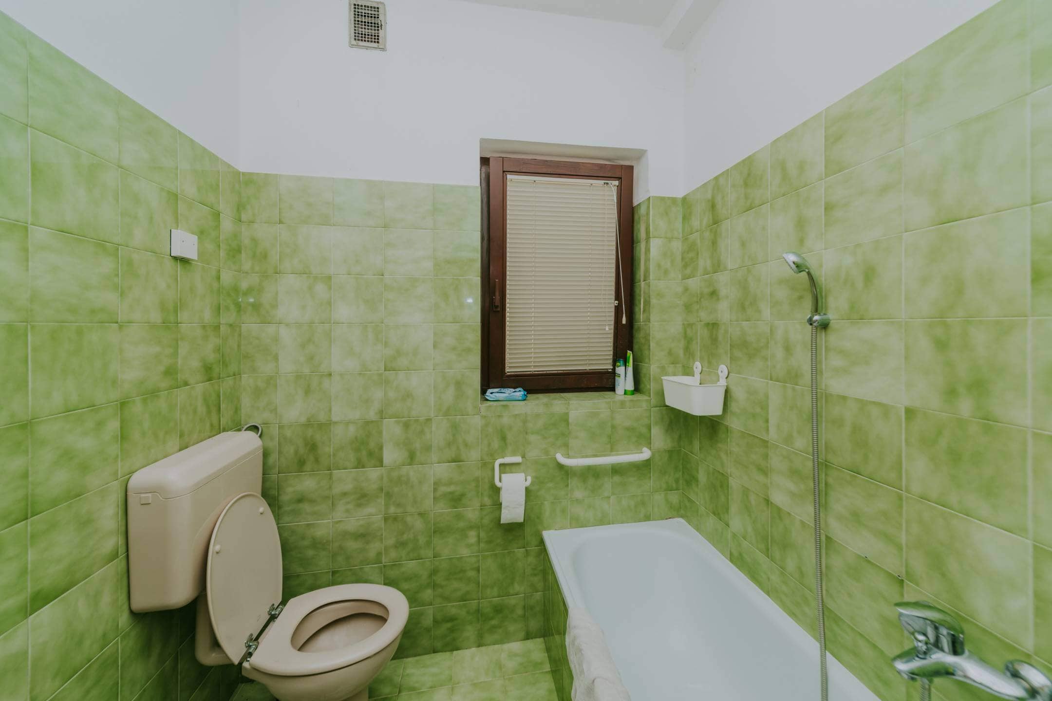 zambratija detached apartment house with sea view