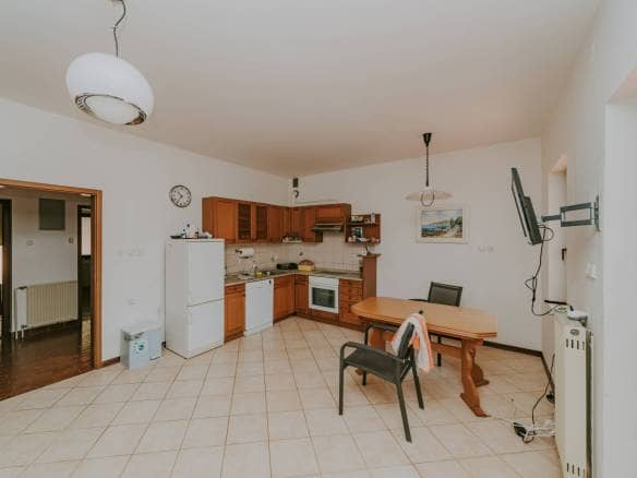 zambratija detached apartment house with sea view